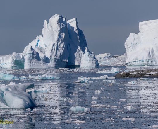 Giant icebergs